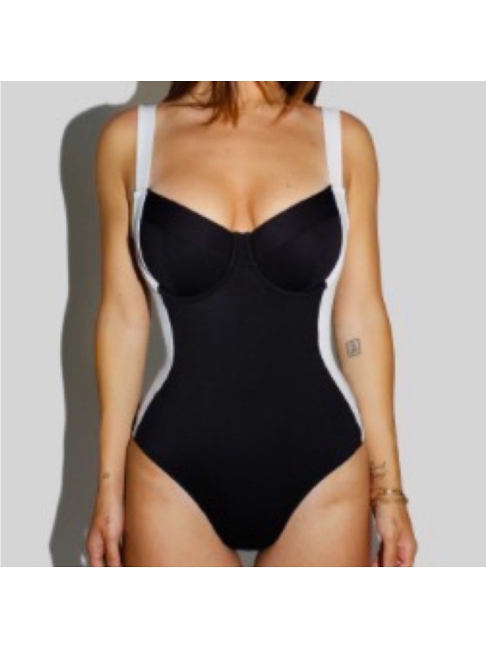 Classic Black One-Piece Countour Swimsuit with White Side Panels - Picture 2 of 8